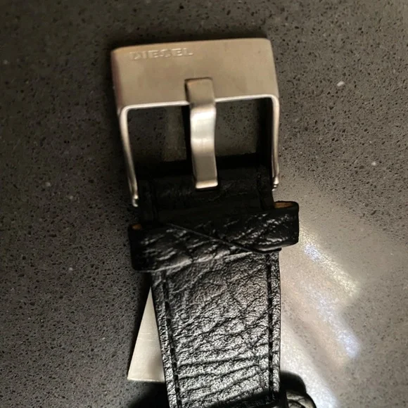 DIESEL Watch - Black Leather Cuff 2003 DZ2046 - Picture 8 of 8